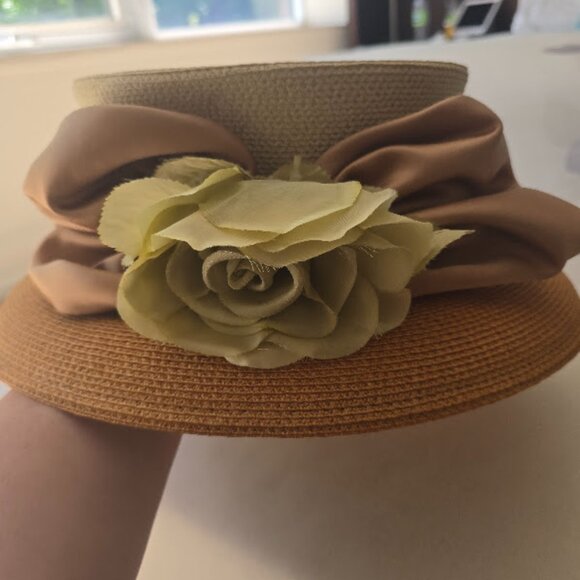 Women's Straw Derby Formal Floral Hat - Picture 2 of 3